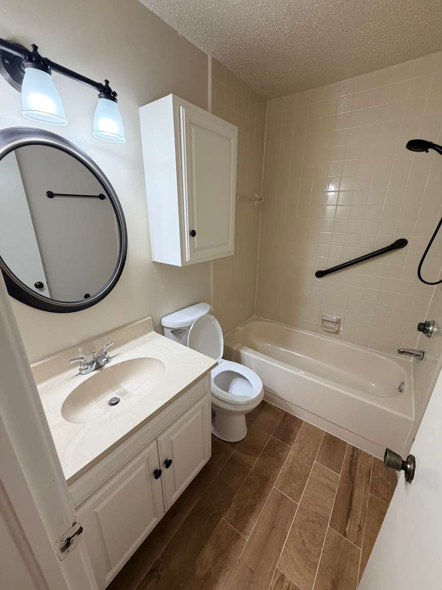 8022 S 75th East Avenue Property Photo 15