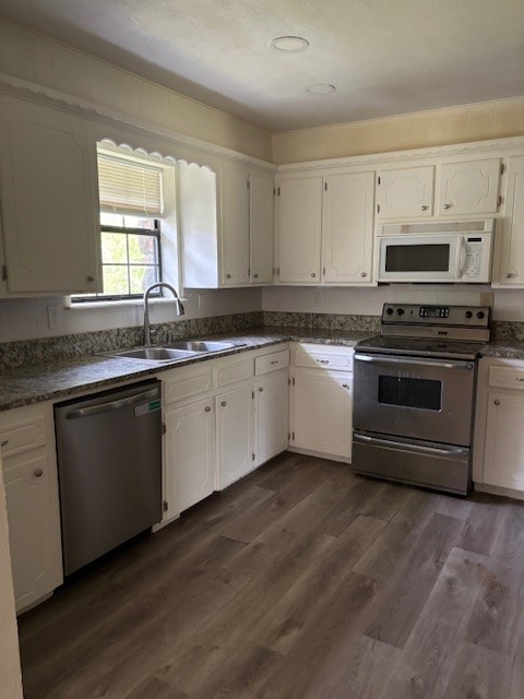 196 Elm Drive Property Photo 2