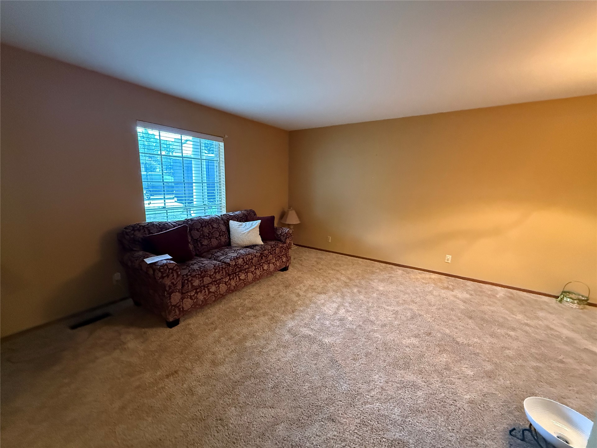 2711 Kingston Street Property Photo 5