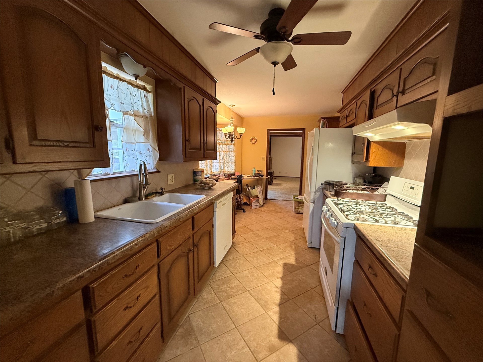 2711 Kingston Street Property Photo 23