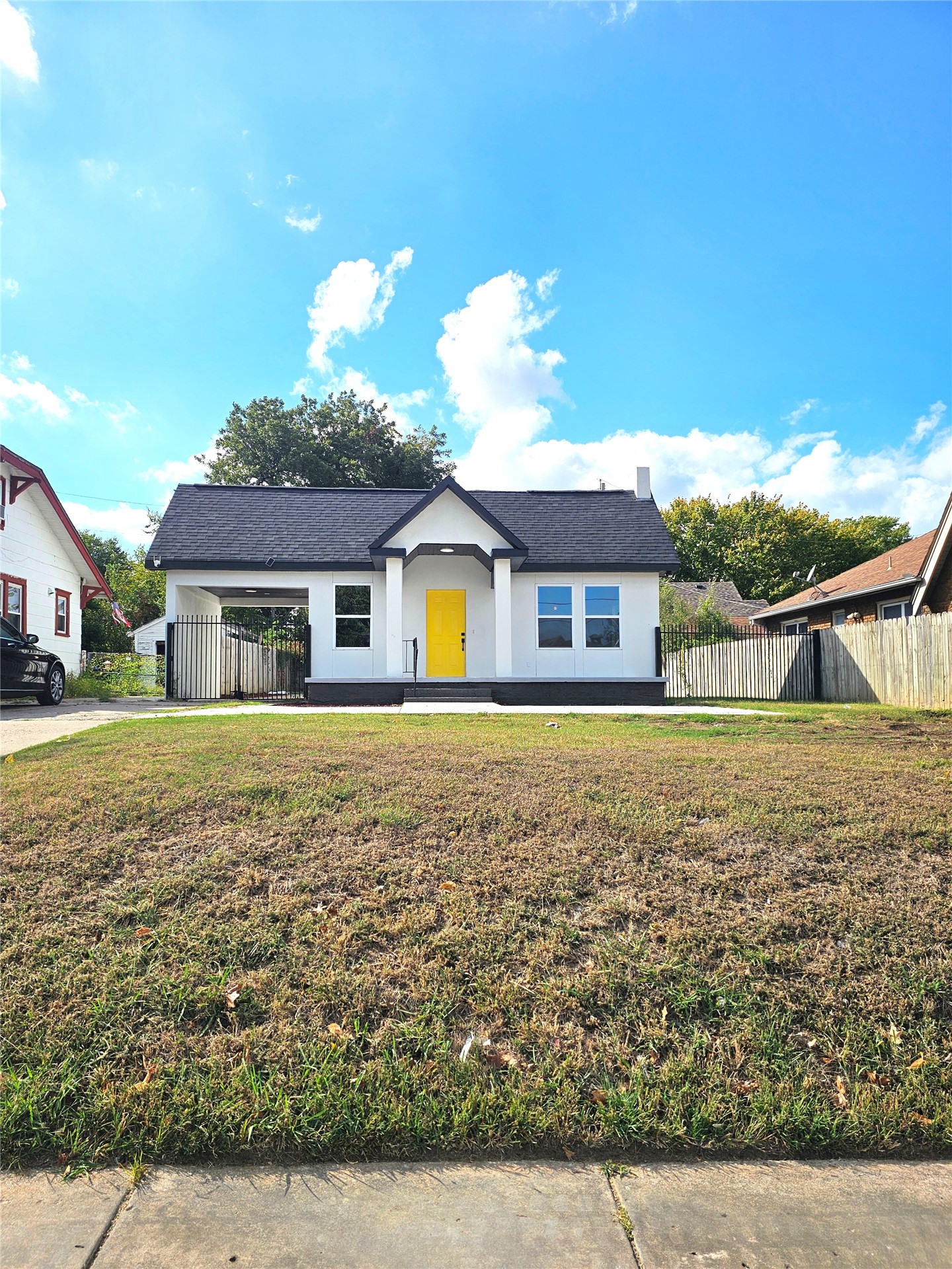 208 S Harvard Avenue Property Photo 1