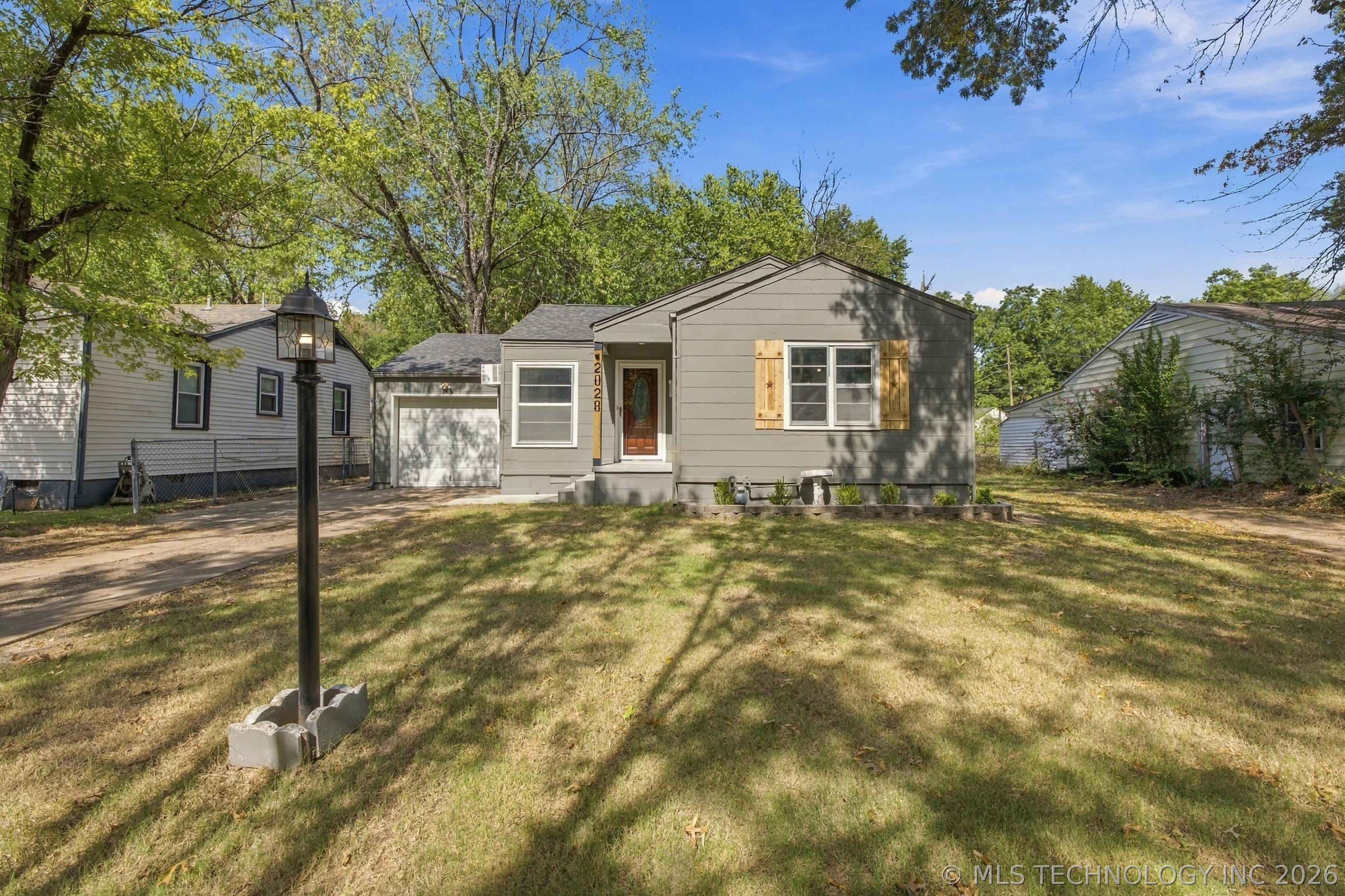 2028 Haskell Boulevard Property Photo 1