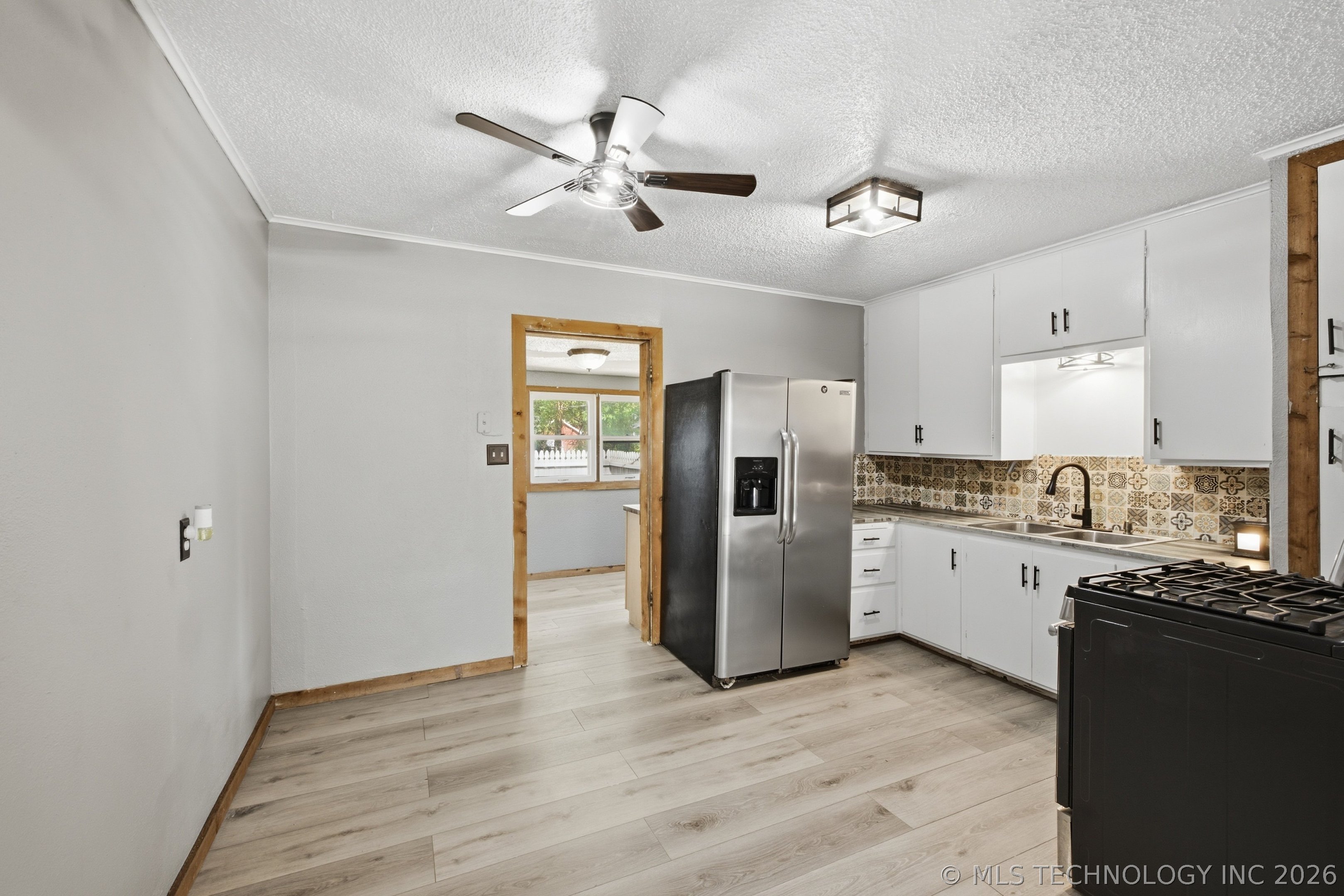 2028 Haskell Boulevard Property Photo 9