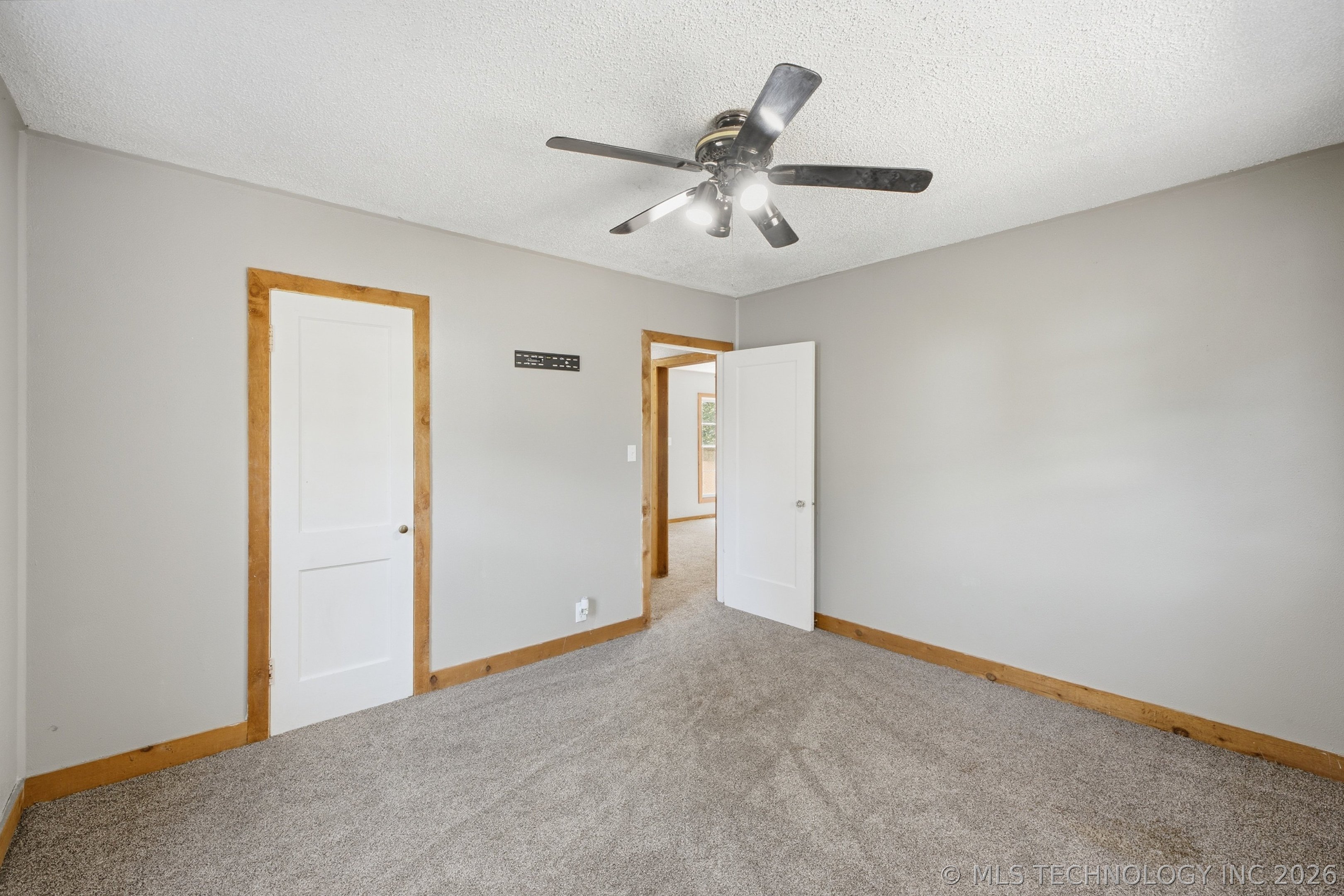 2028 Haskell Boulevard Property Photo 12