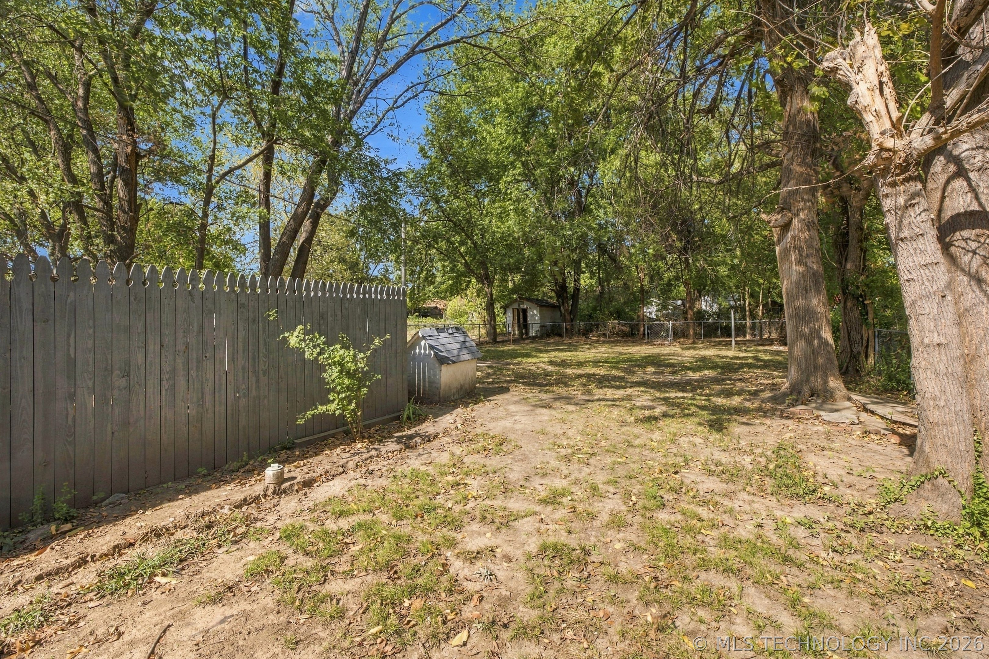 2028 Haskell Boulevard Property Photo 21