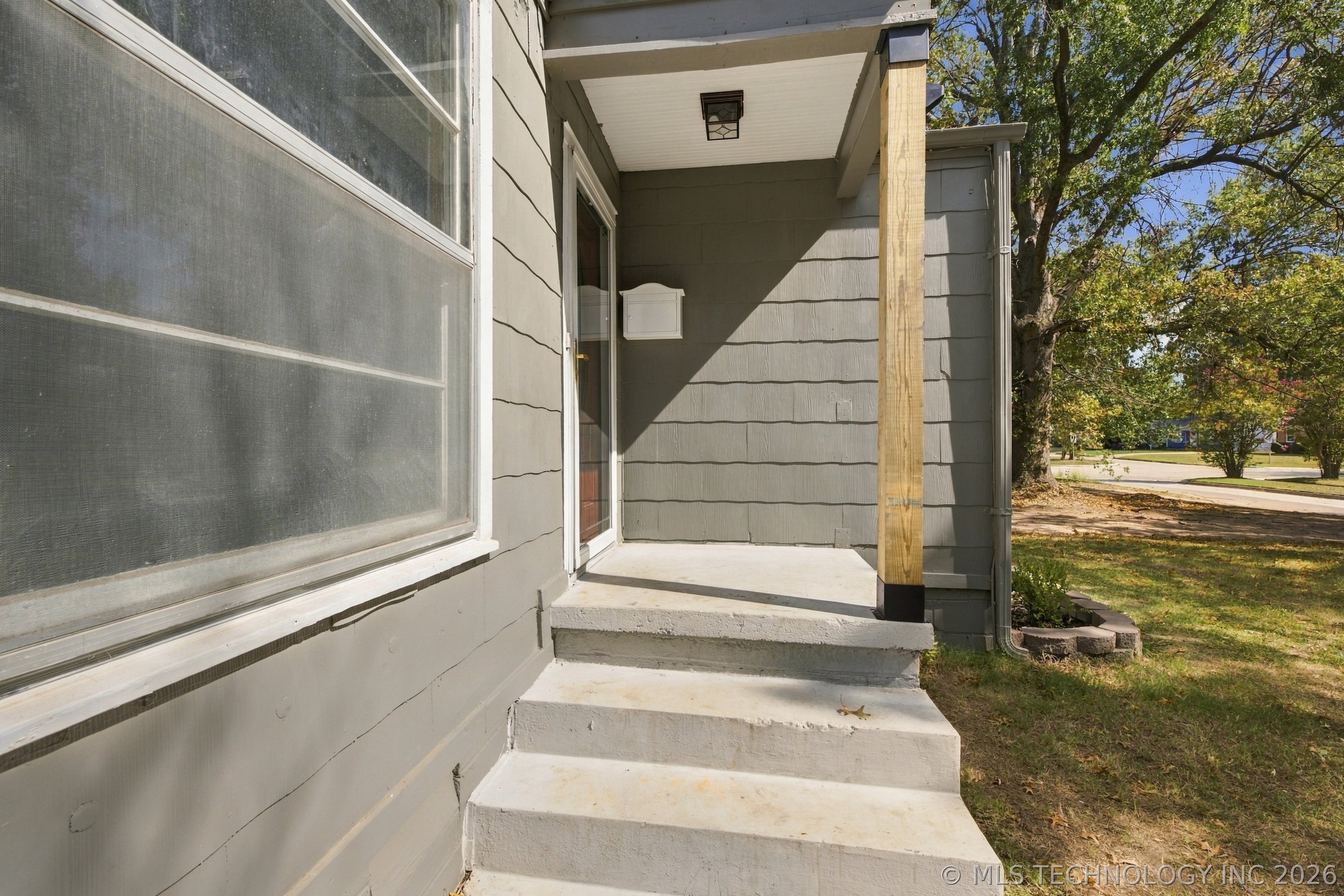 2028 Haskell Boulevard Property Photo 23