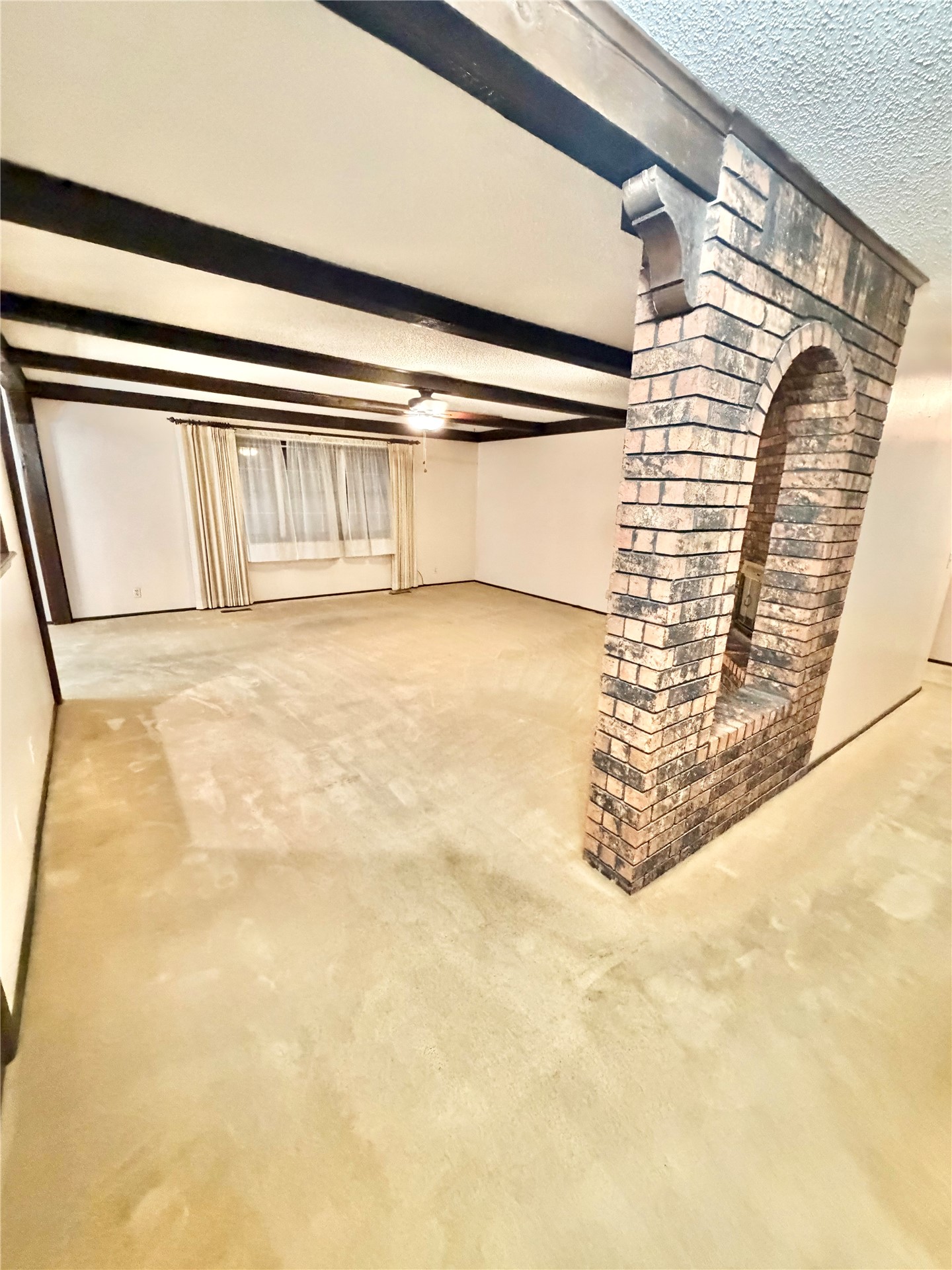 415 N Gum Street Property Photo 9