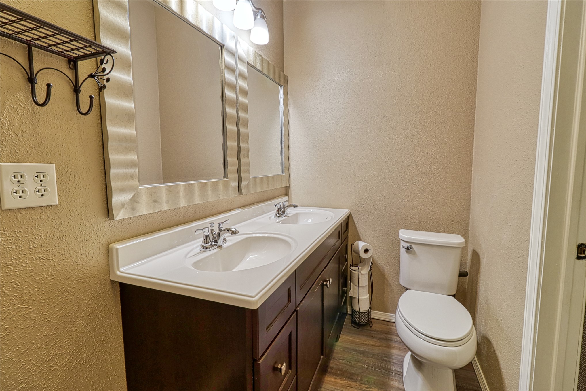 13006 S 85th Street E Property Photo 11