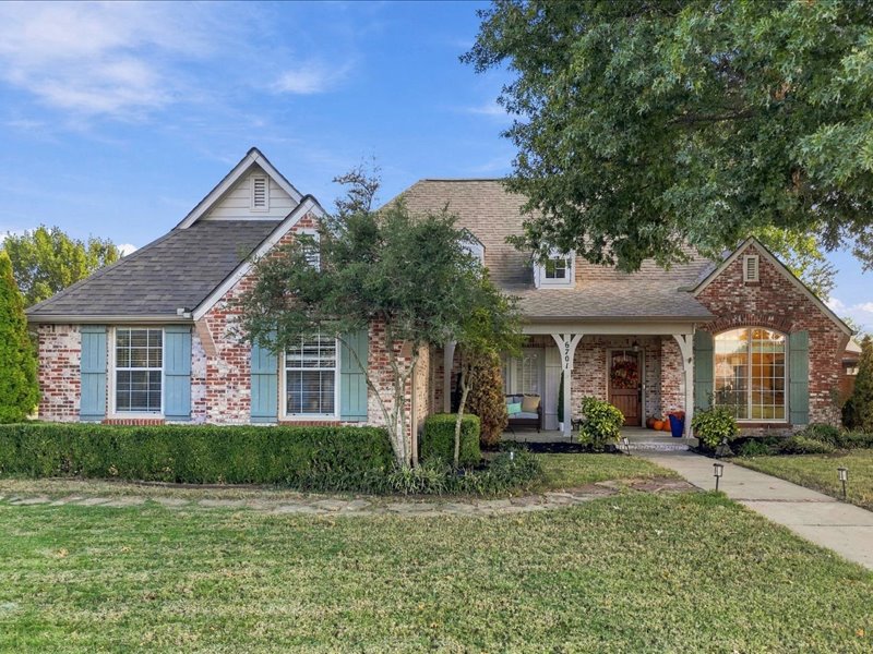 6701 Forest Ridge Boulevard Property Photo 1