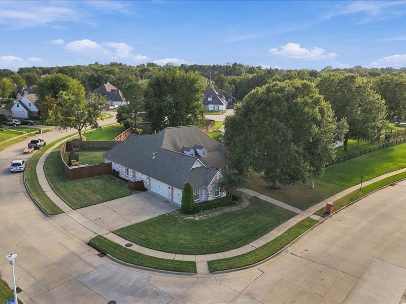 6701 Forest Ridge Boulevard Property Photo 4