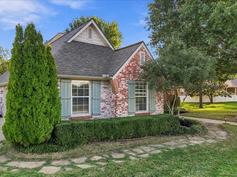 6701 Forest Ridge Boulevard Property Photo 8