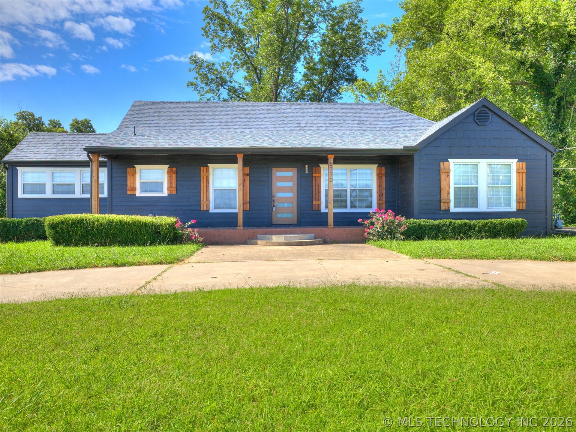 5770 W 41st Street Property Photo 1