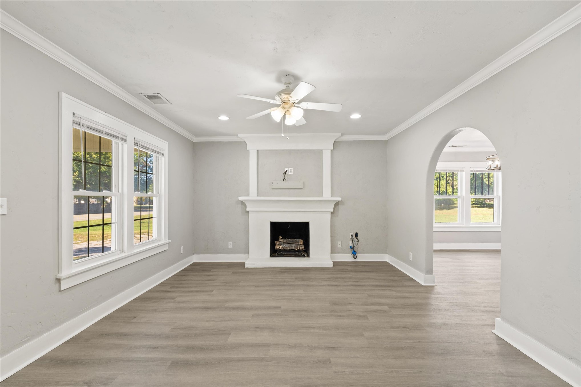 2520 E Tuxedo Boulevard Property Photo 8