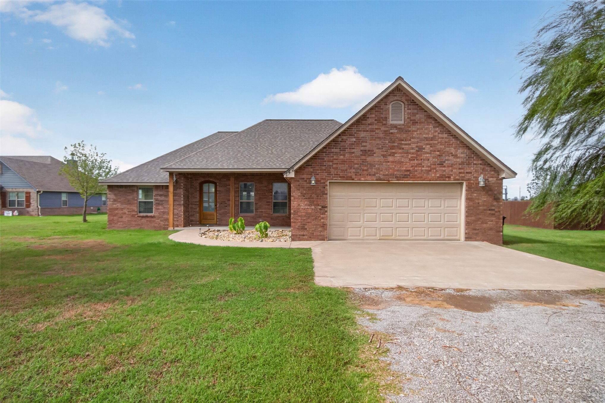 142 E 498 Circle Property Photo 1