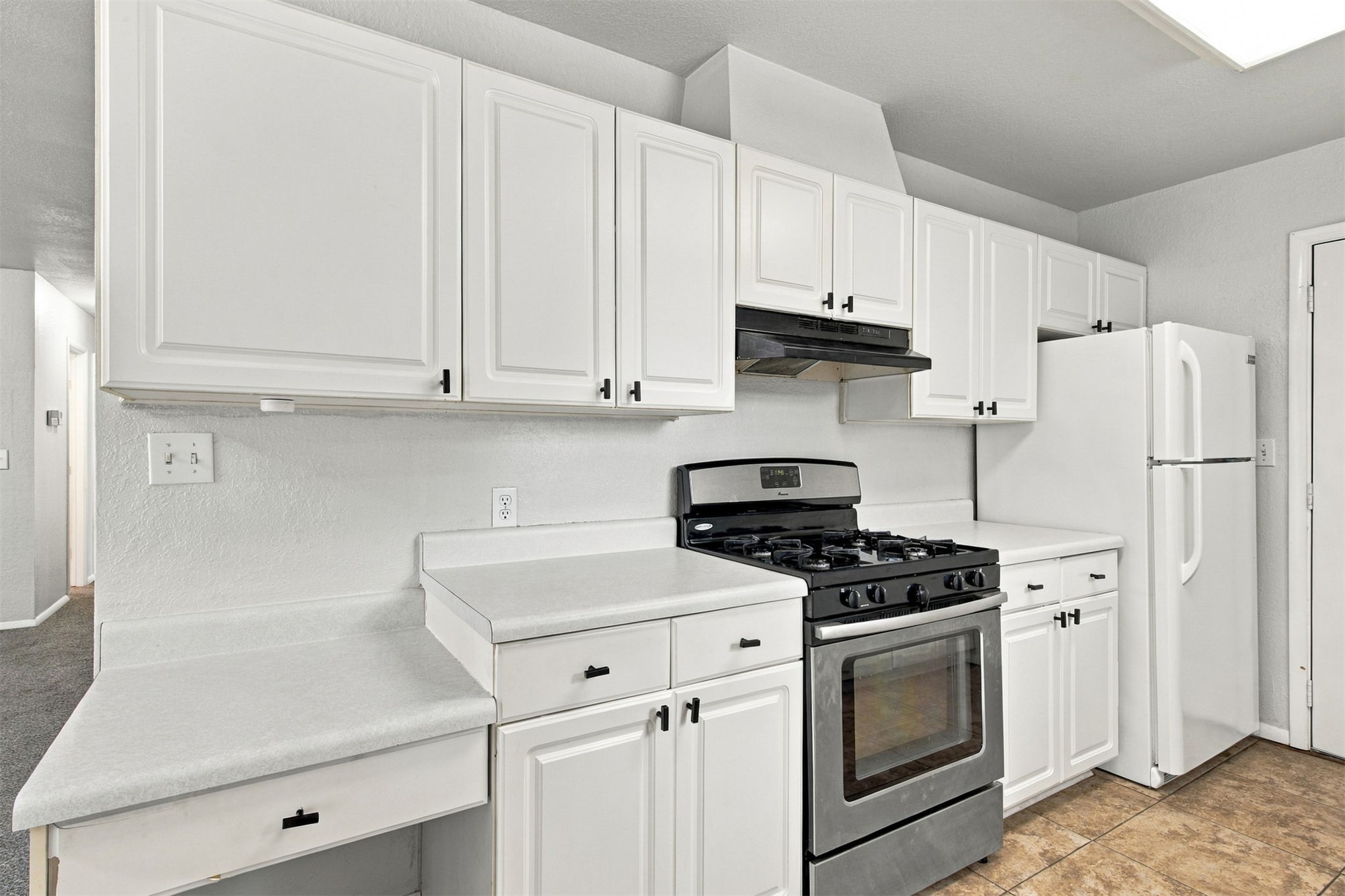 1947 S Fern Avenue Property Photo 21