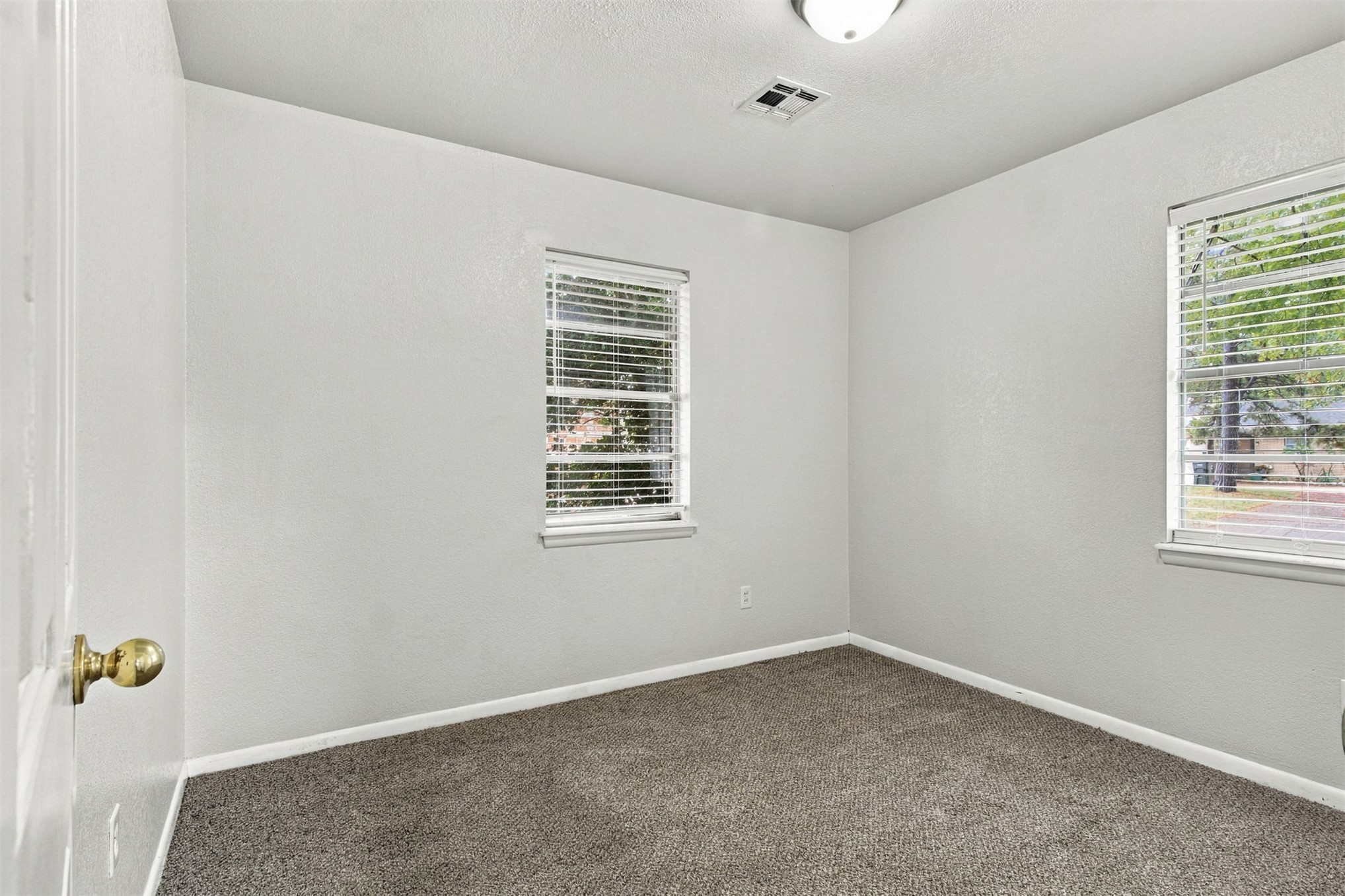 1947 S Fern Avenue Property Photo 32