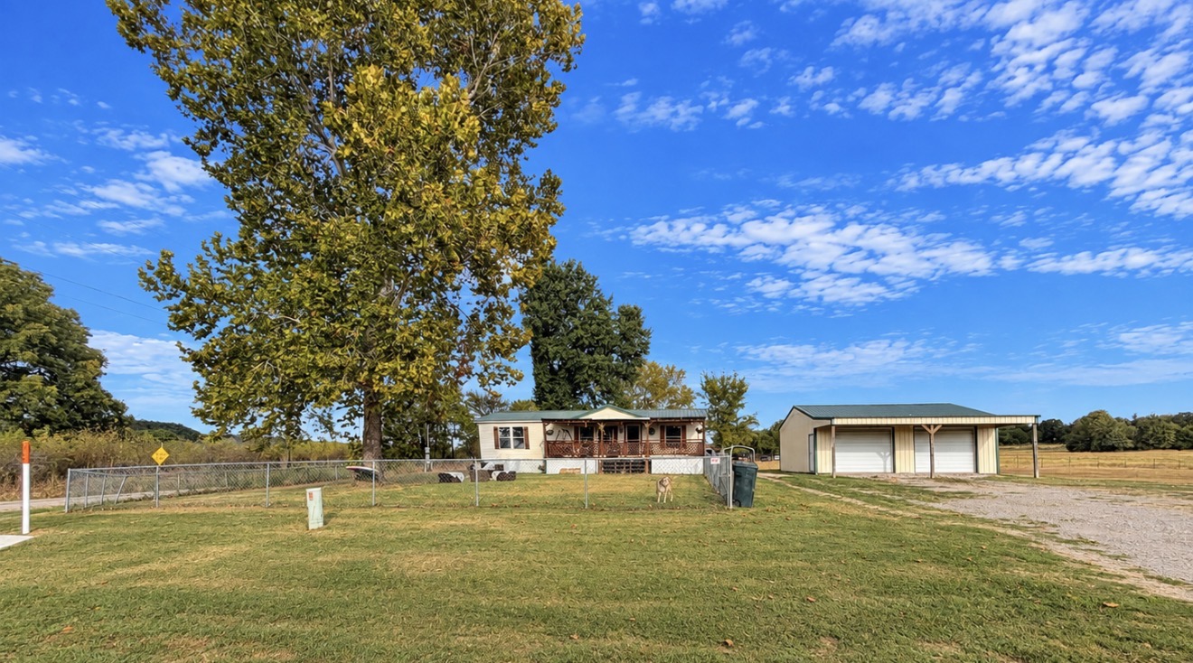 10549 W Perry Road Property Photo 1
