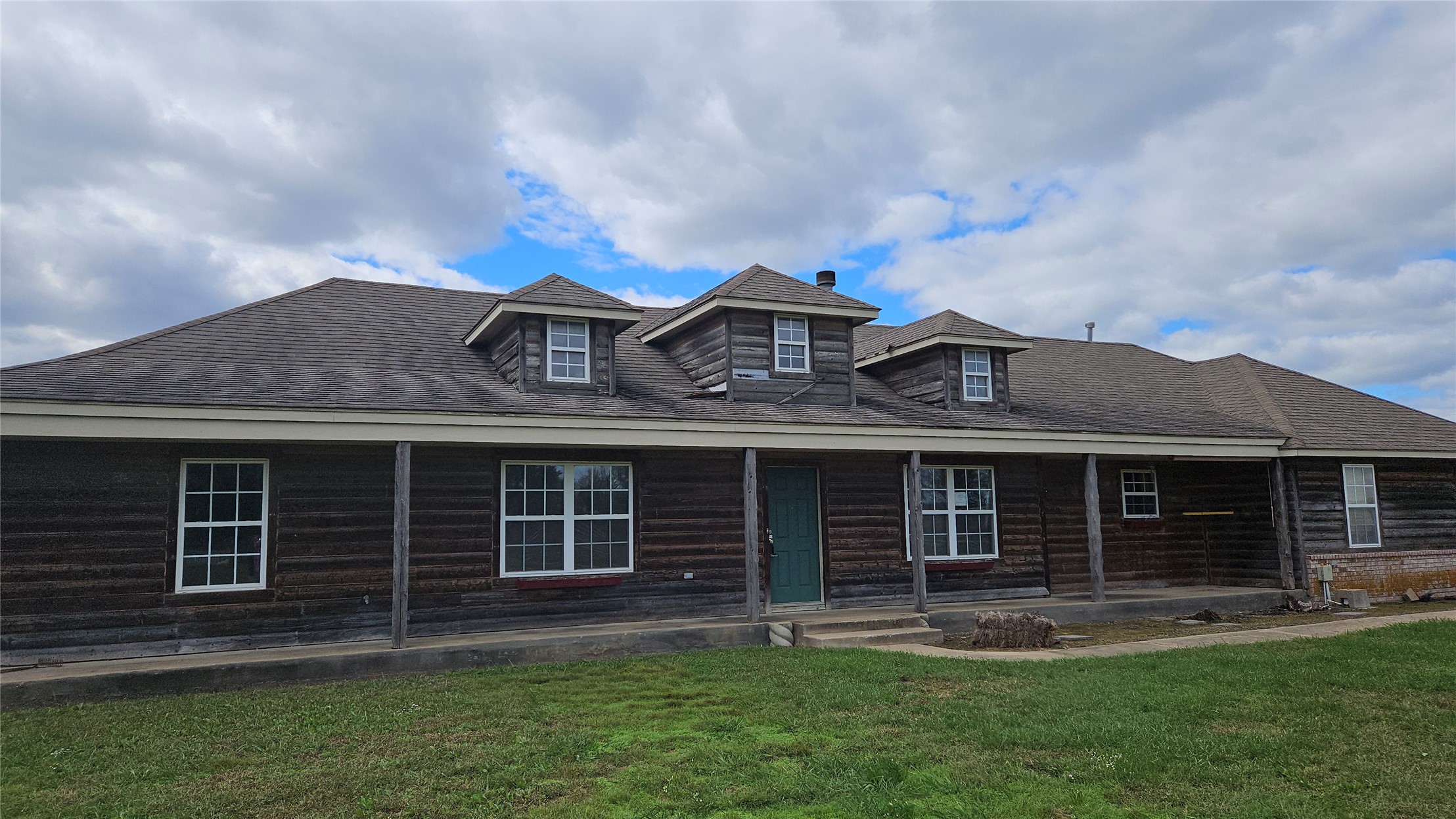 3470 N 335 Road Property Photo 1