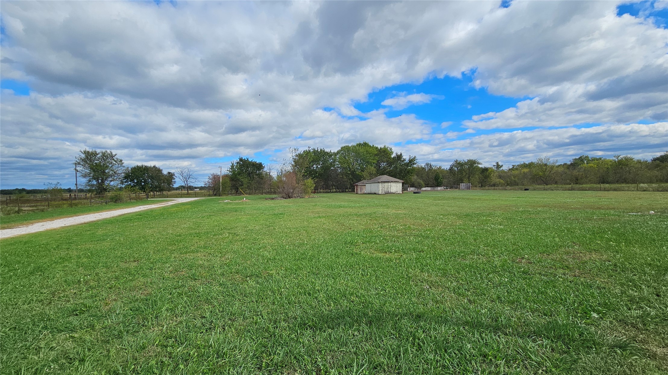 3470 N 335 Road Property Photo 3