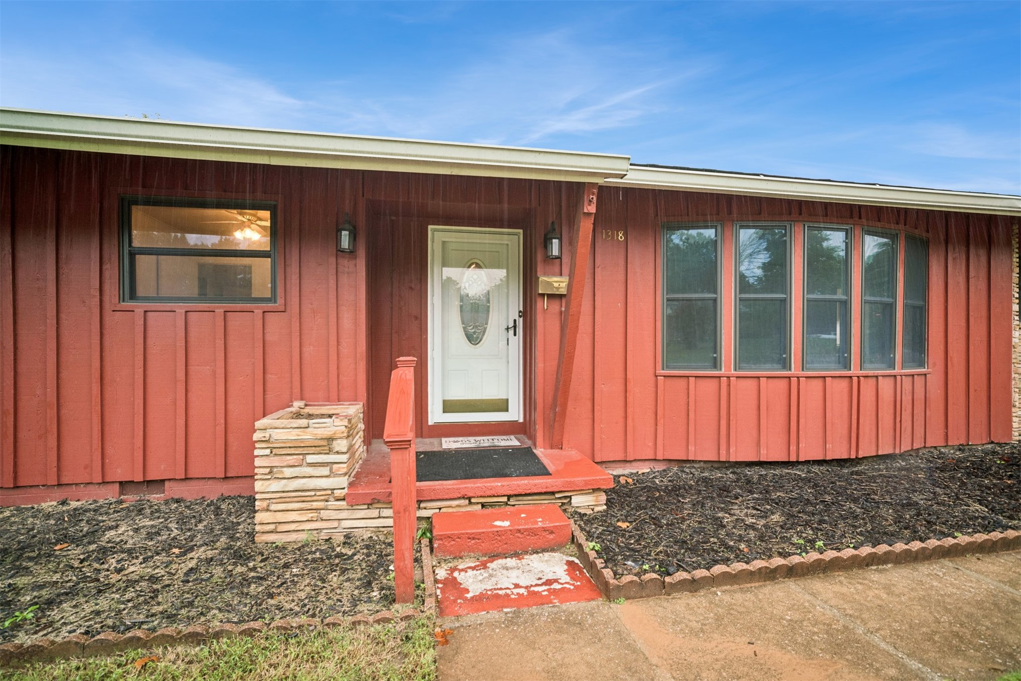 1318 N Main Street Property Photo 2