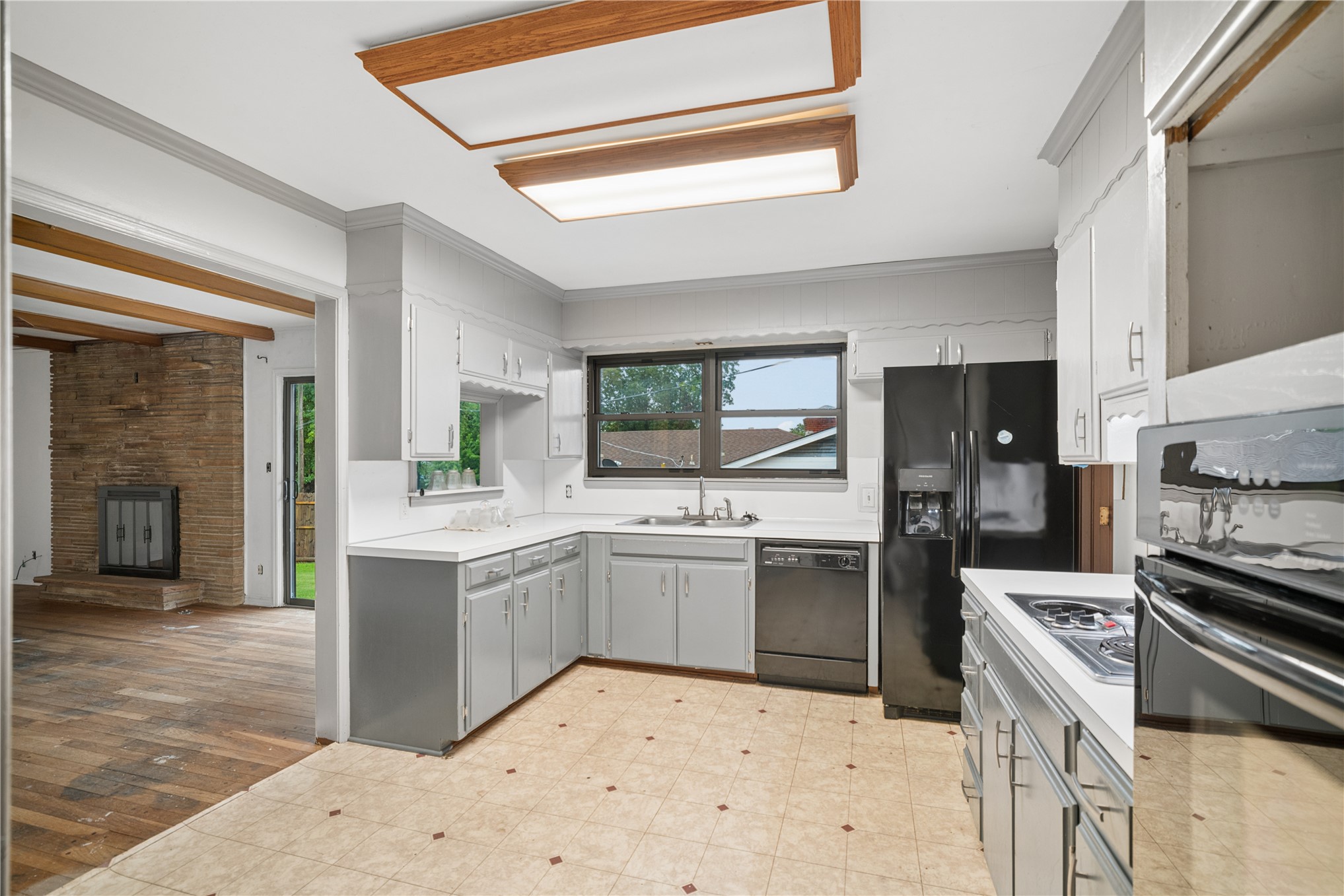 1318 N Main Street Property Photo 7