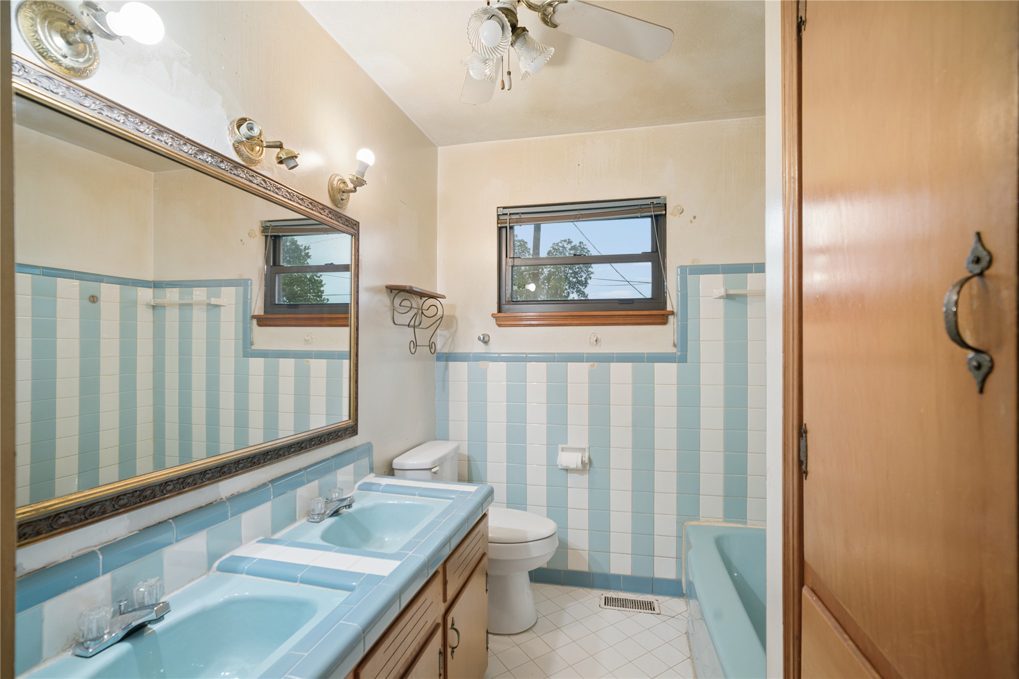 1318 N Main Street Property Photo 13