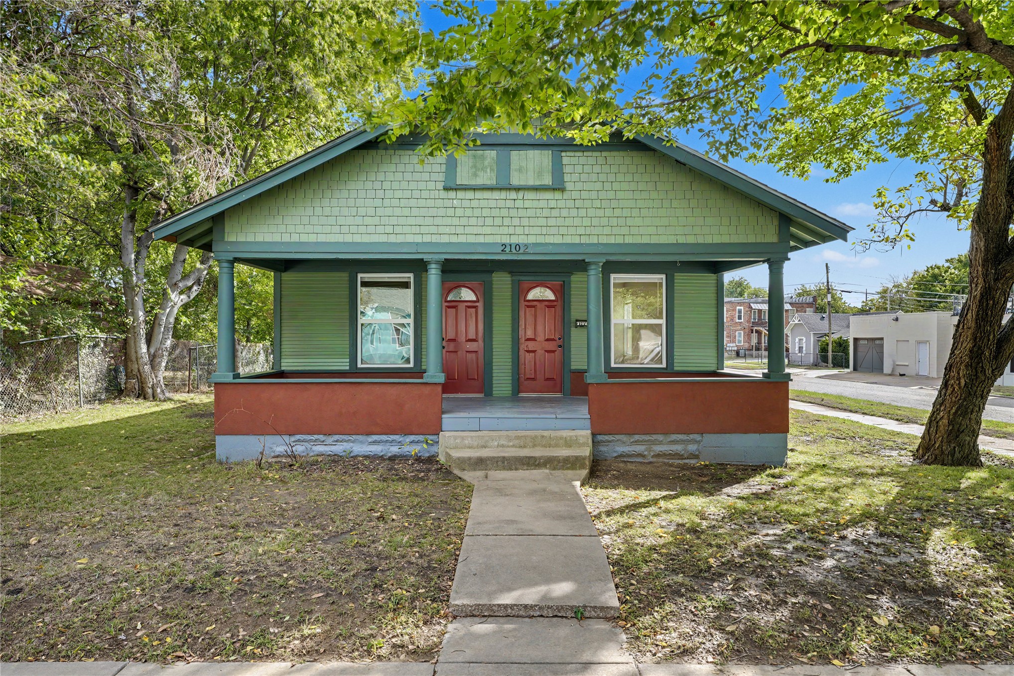 111 S Yorktown Avenue E Property Photo 1