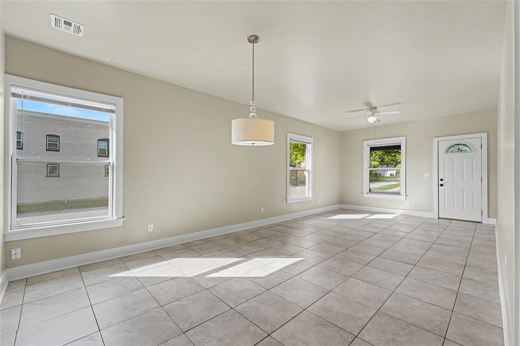 111 S Yorktown Avenue E Property Photo 6