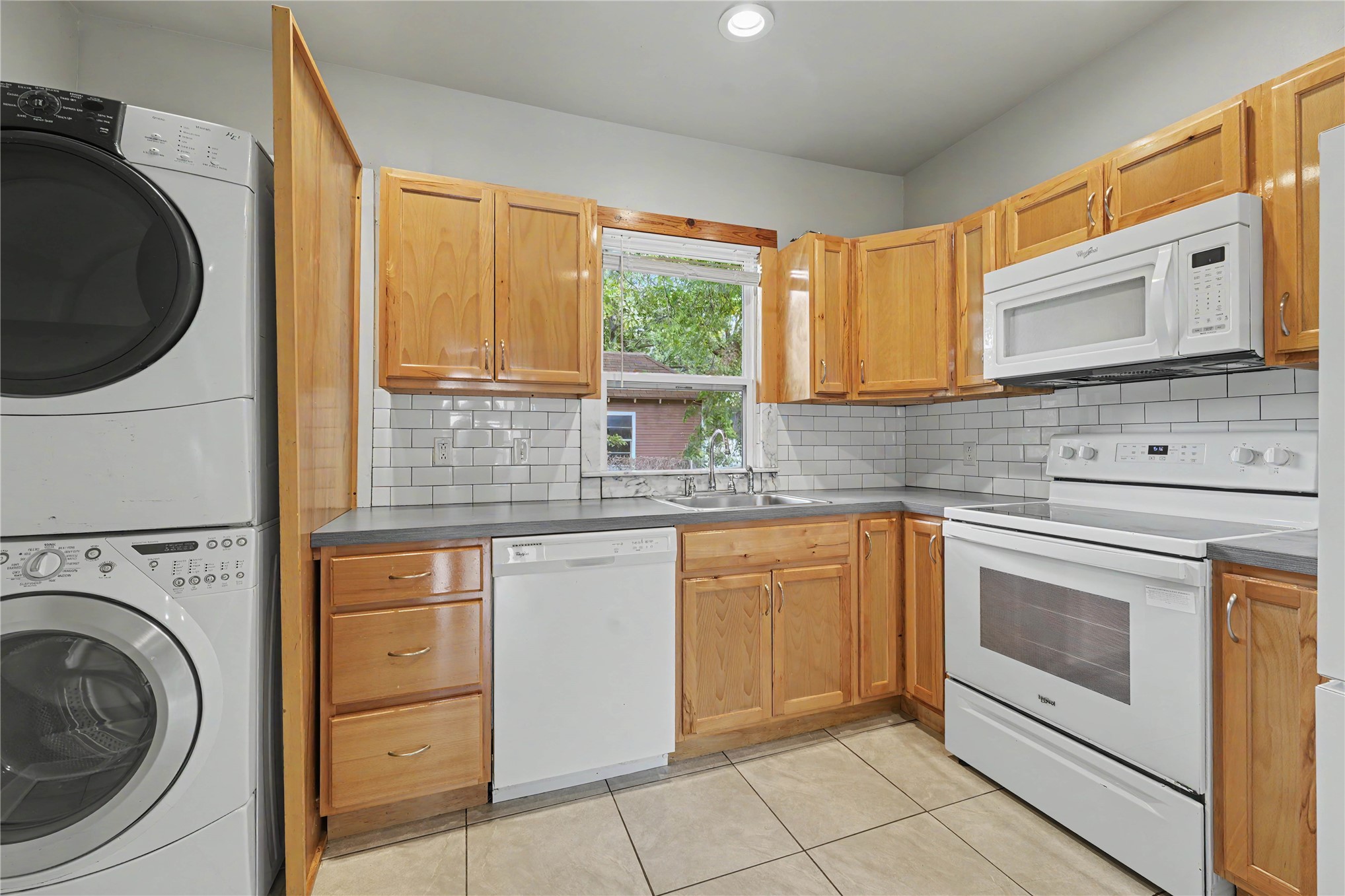 111 S Yorktown Avenue E Property Photo 9
