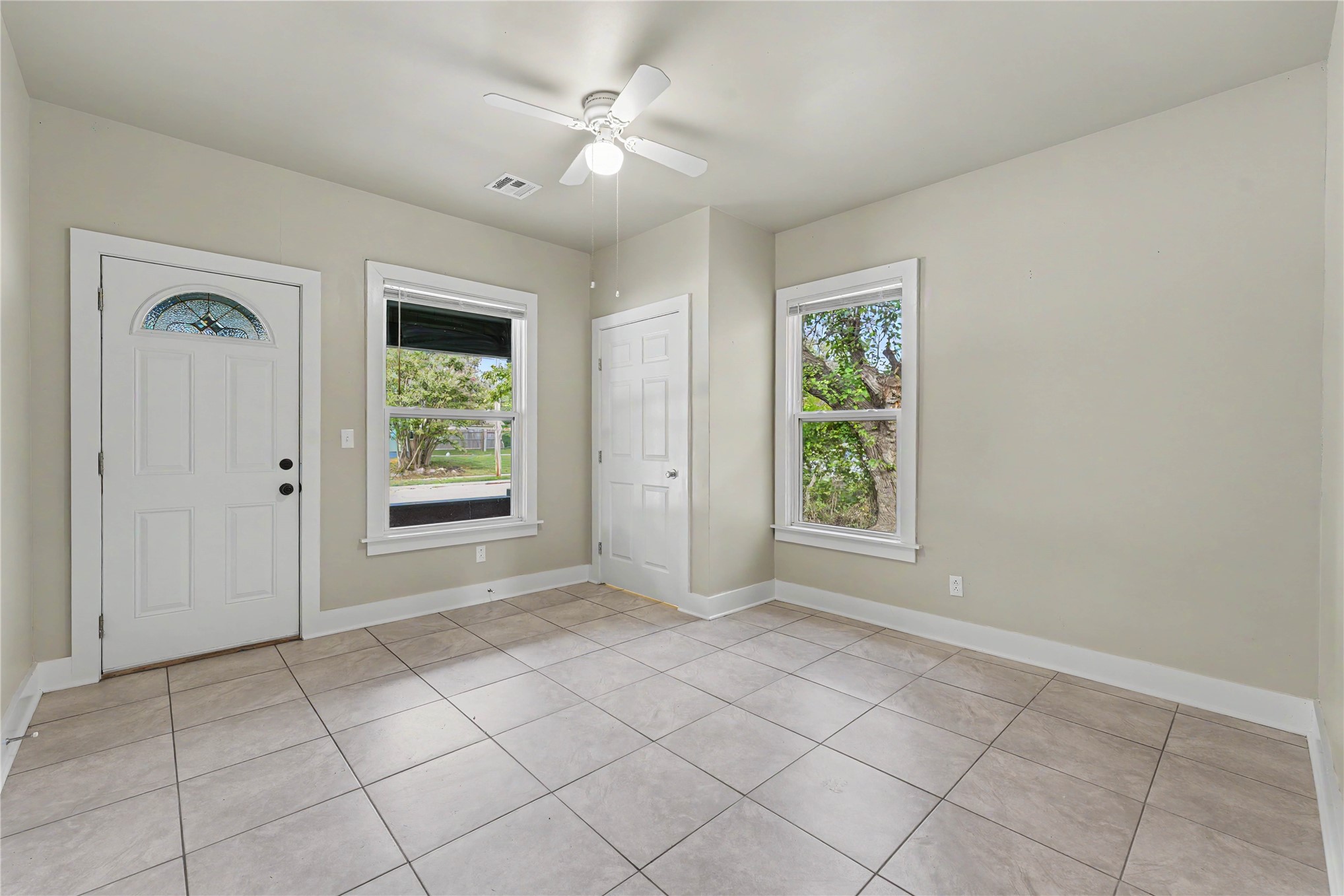 111 S Yorktown Avenue E Property Photo 13