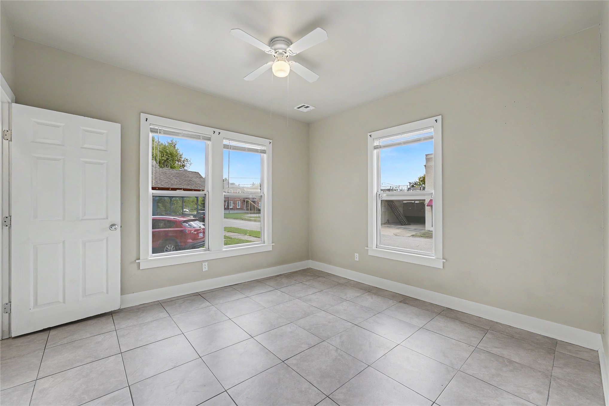 111 S Yorktown Avenue E Property Photo 17