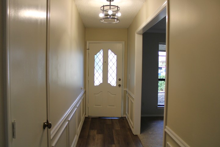 8813 S 71st East Avenue E Property Photo 3