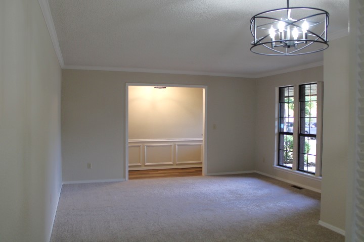 8813 S 71st East Avenue E Property Photo 4