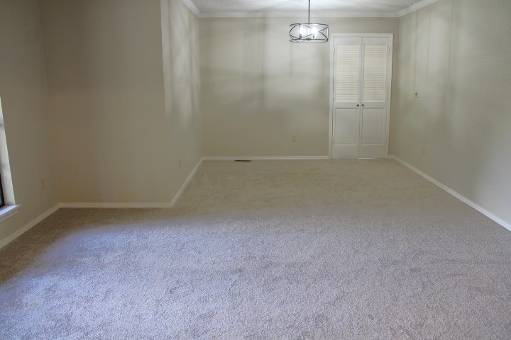 8813 S 71st East Avenue E Property Photo 6