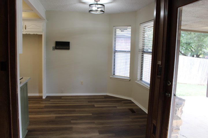 8813 S 71st East Avenue E Property Photo 10