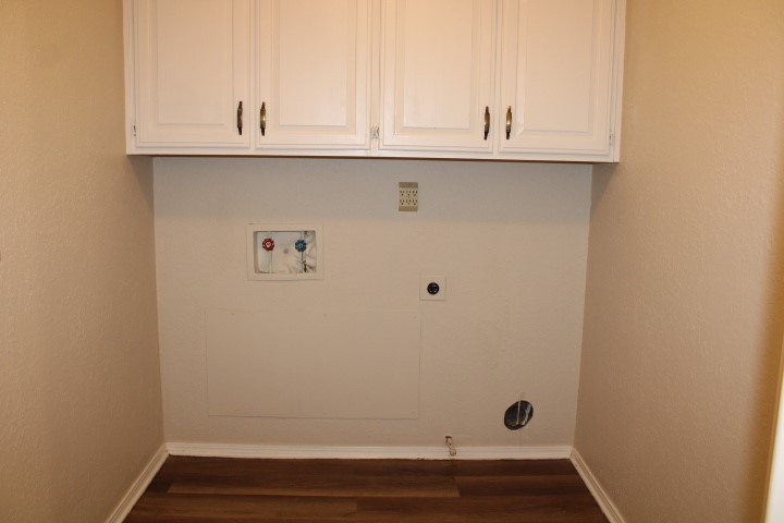 8813 S 71st East Avenue E Property Photo 16