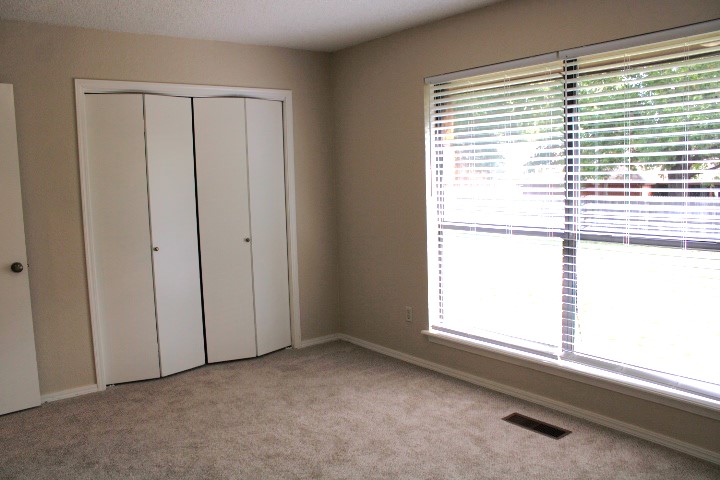 8813 S 71st East Avenue E Property Photo 18