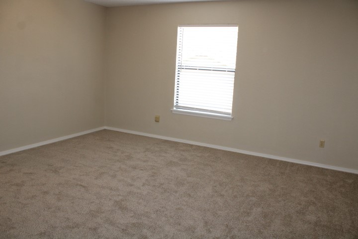 8813 S 71st East Avenue E Property Photo 26
