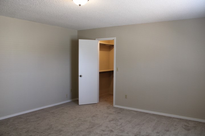 8813 S 71st East Avenue E Property Photo 27