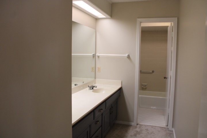8813 S 71st East Avenue E Property Photo 28