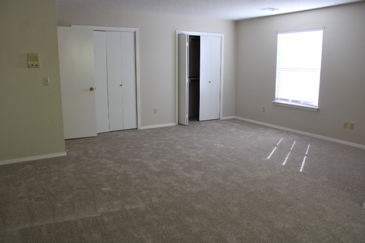8813 S 71st East Avenue E Property Photo 32