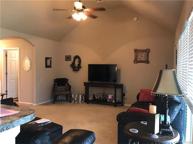 3404 E Vail Street Property Photo 5