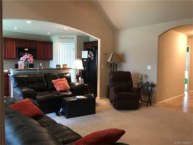 3404 E Vail Street Property Photo 6