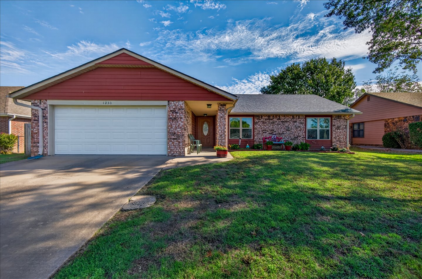 1230 Willow Creek Drive Property Photo 1