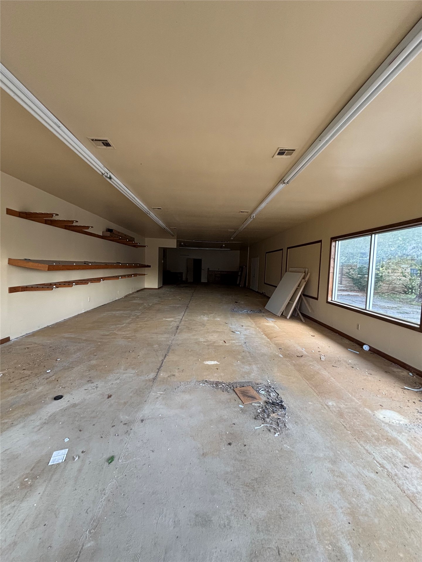 418 W Rogers Boulevard Property Photo 5