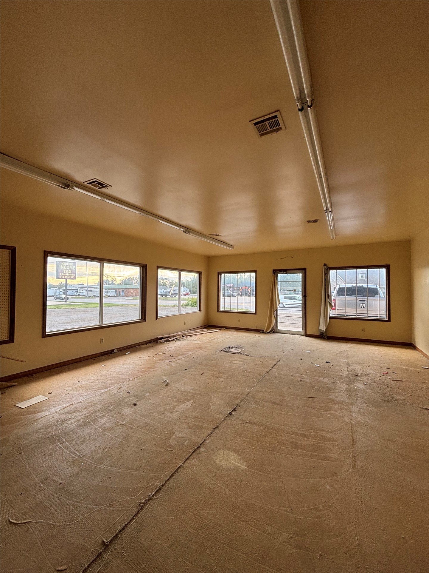 418 W Rogers Boulevard Property Photo 6
