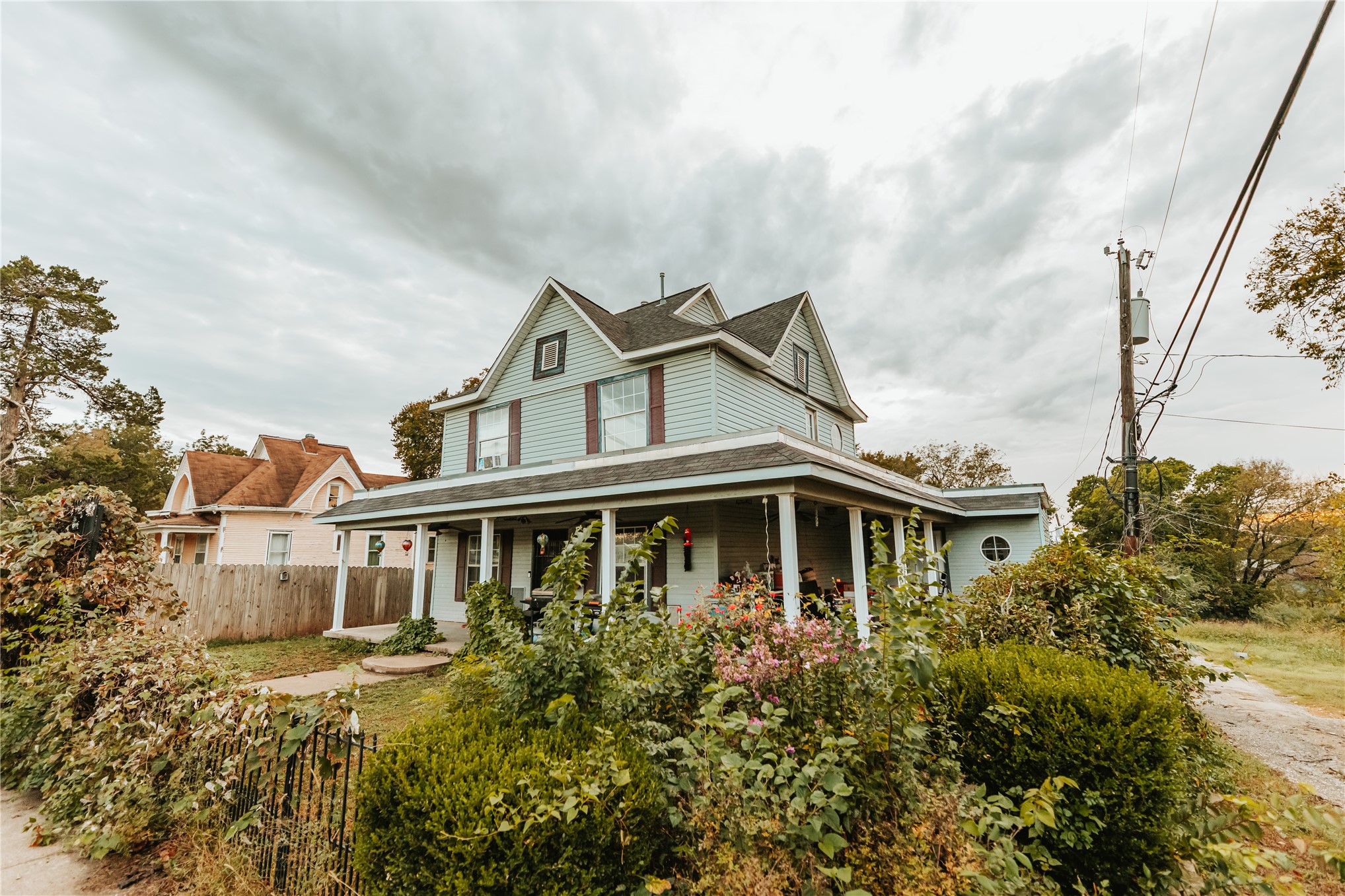 807 7th Street Property Photo 1