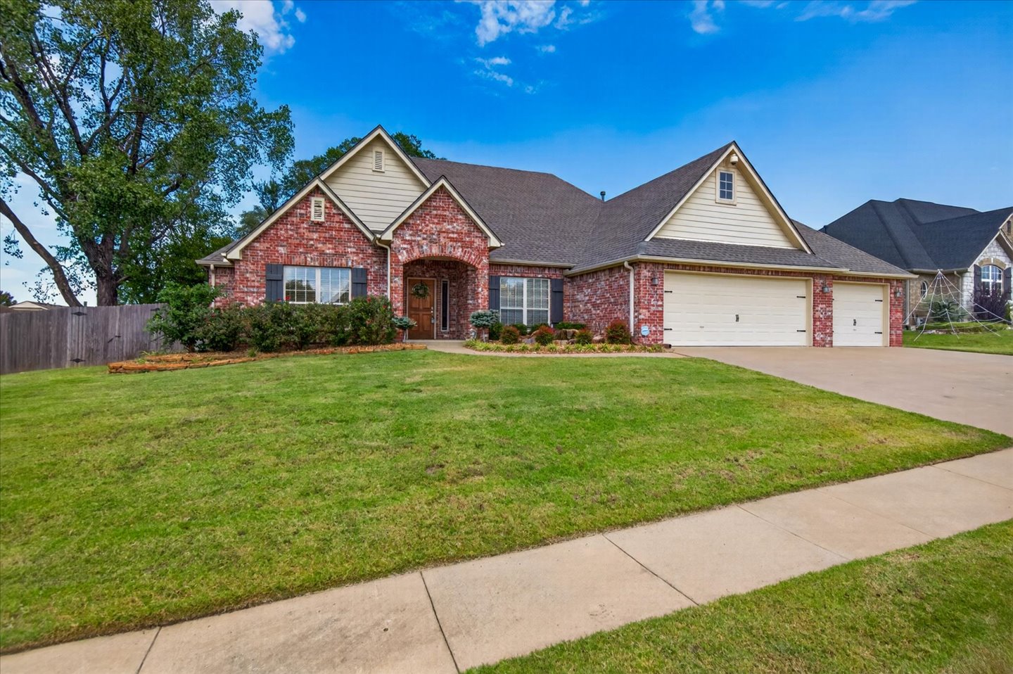 5800 Tower Court Property Photo 1