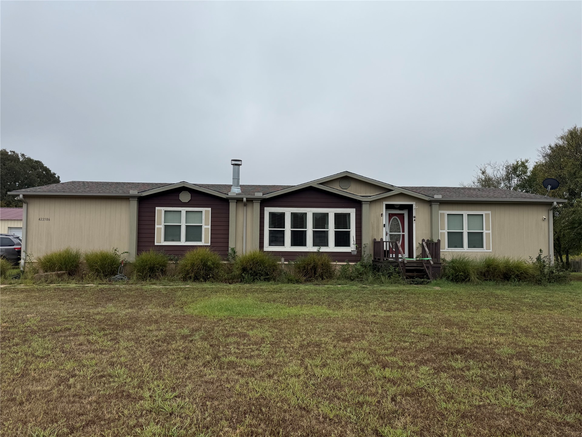 422586 E 1150 Road Property Photo 1