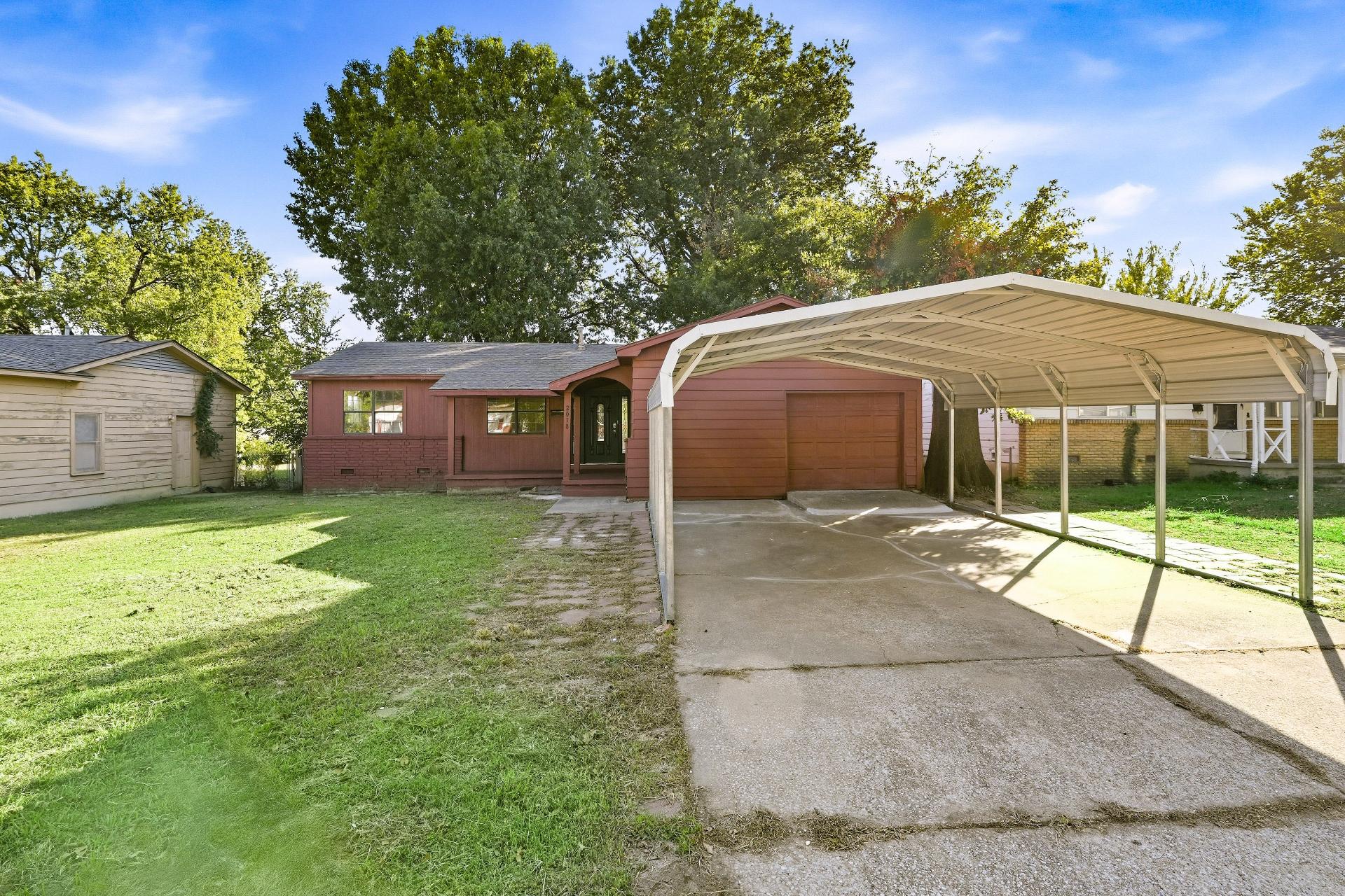 2018 E 49th Street N Property Photo 1